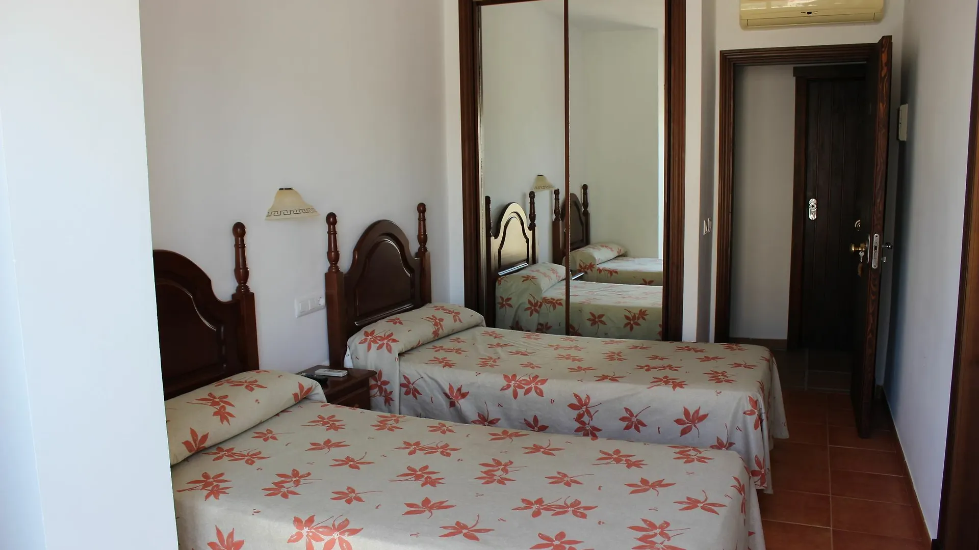 ** Guest house Hostal Jadraza Zahara de los Atunes Spain