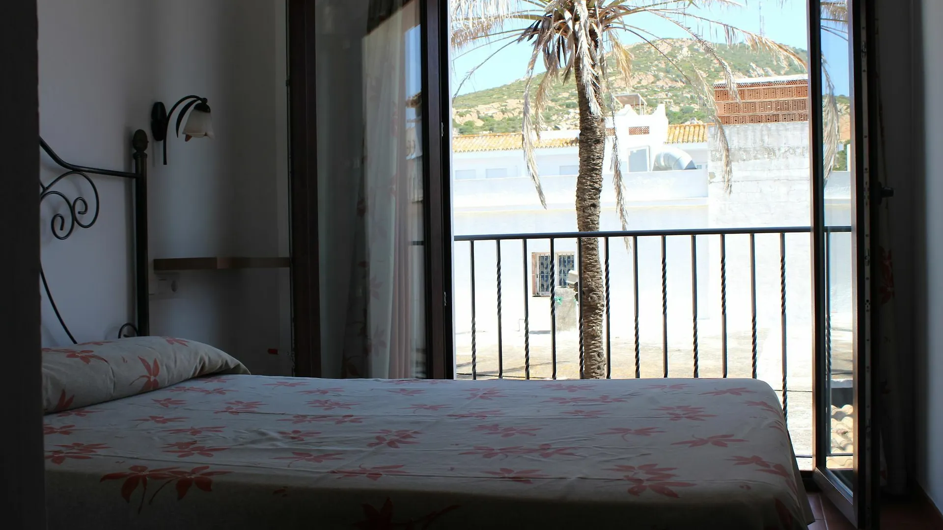 Guest house Hostal Jadraza Zahara de los Atunes