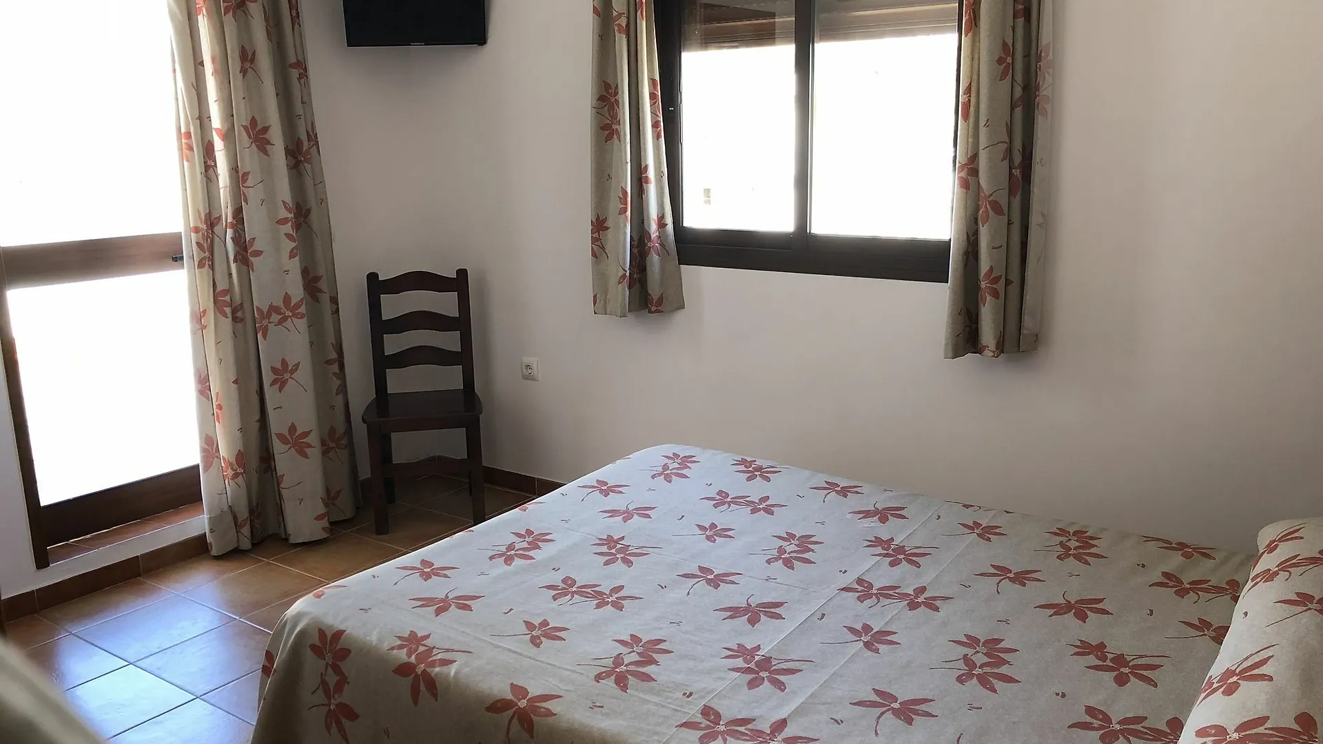 Guest house Hostal Jadraza Zahara de los Atunes