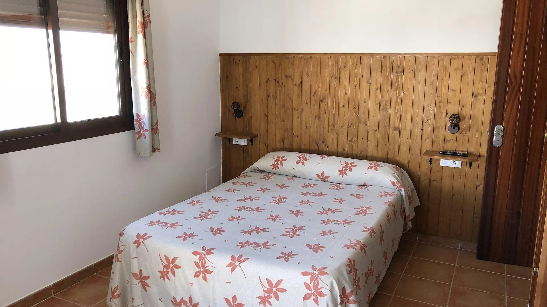 Guest house Hostal Jadraza Zahara de los Atunes